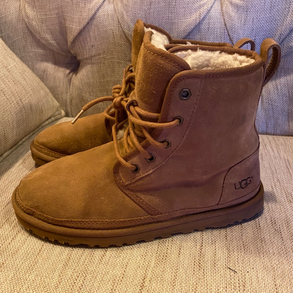 UGG Neumel Boots - Picture 2 of 5